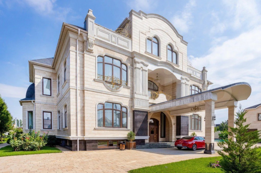 В Краснодаре продают дворец за 700 млн рублей