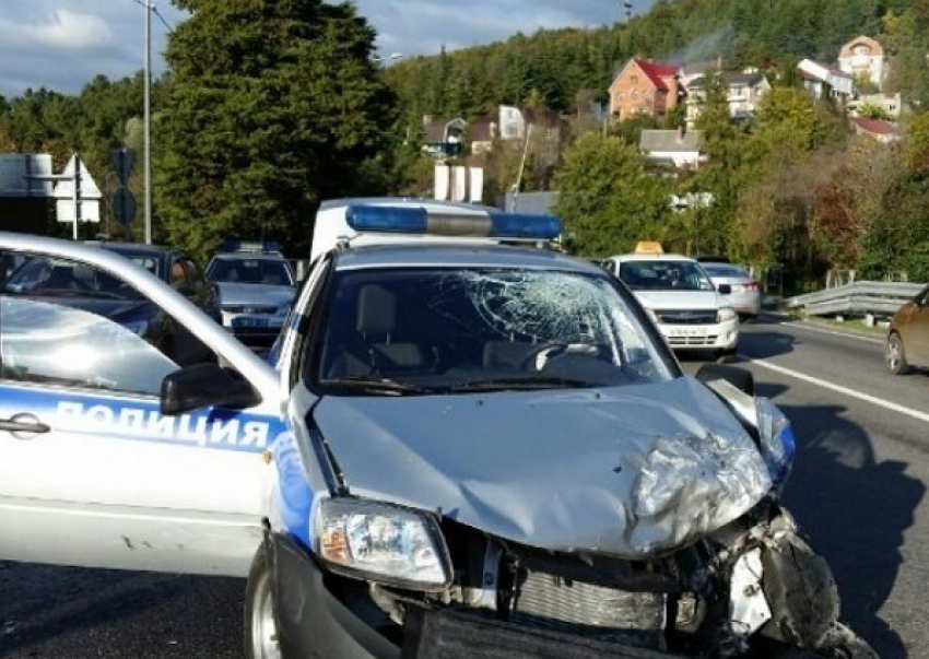 В Сочи полицейские попали в ДТП во время погони за нарушителем