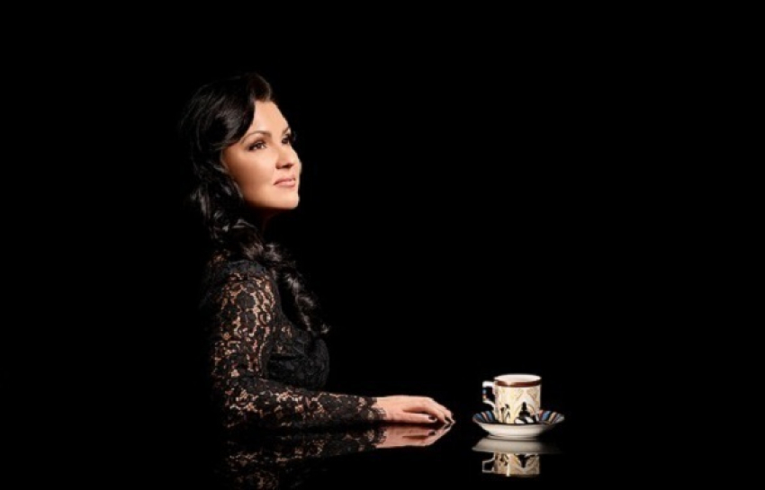 Анна Нетребко стала дизайнером чайного сервиза «Аида»