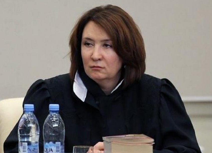 Кубанская «золотая экс-судья» Хахалева скрылась от уголовного преследования за границей