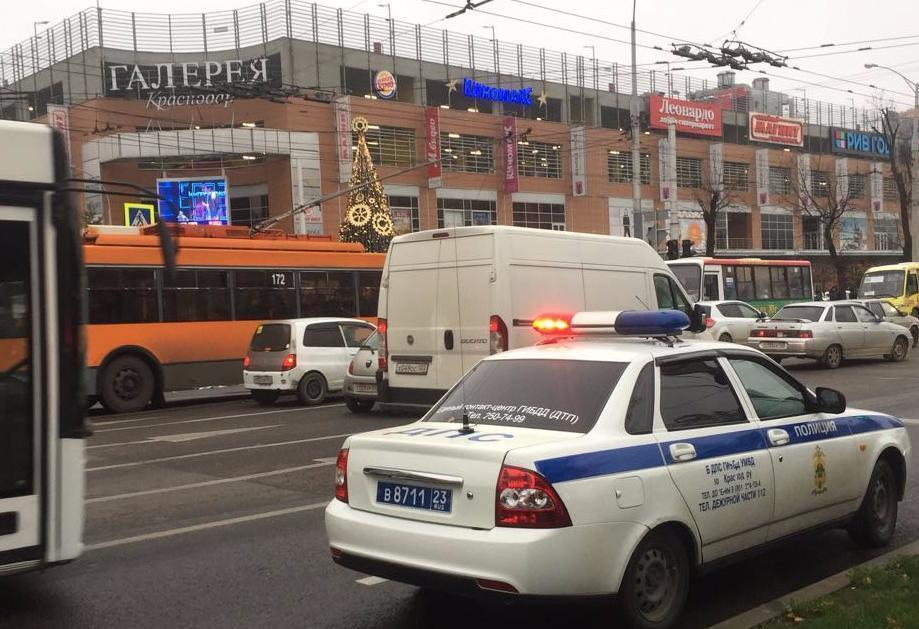 Ущерб более чем в 5 млн рублей нанесла в Краснодаре атака телефонных террористов