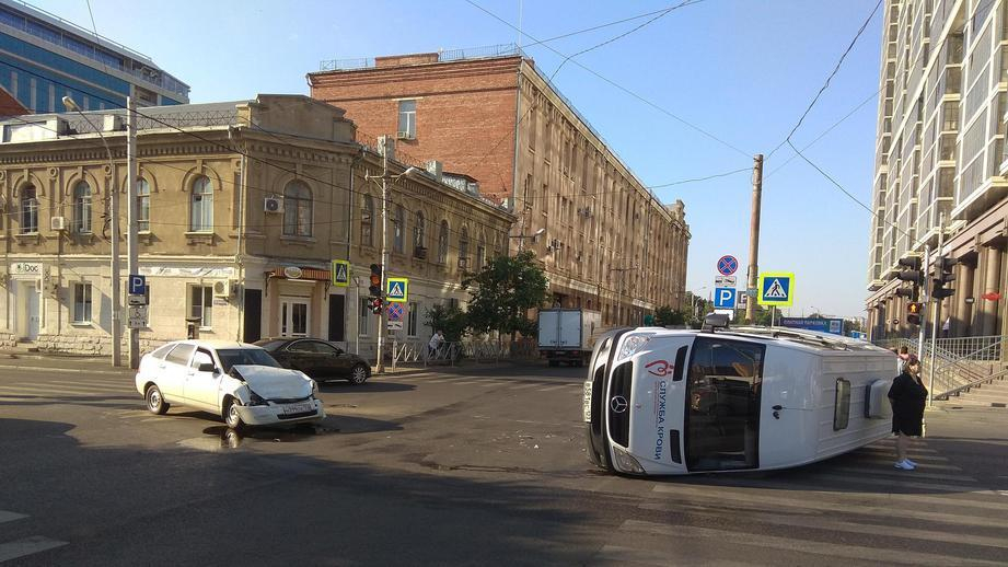 Микроавтобус «Службы крови» протаранили в Краснодаре