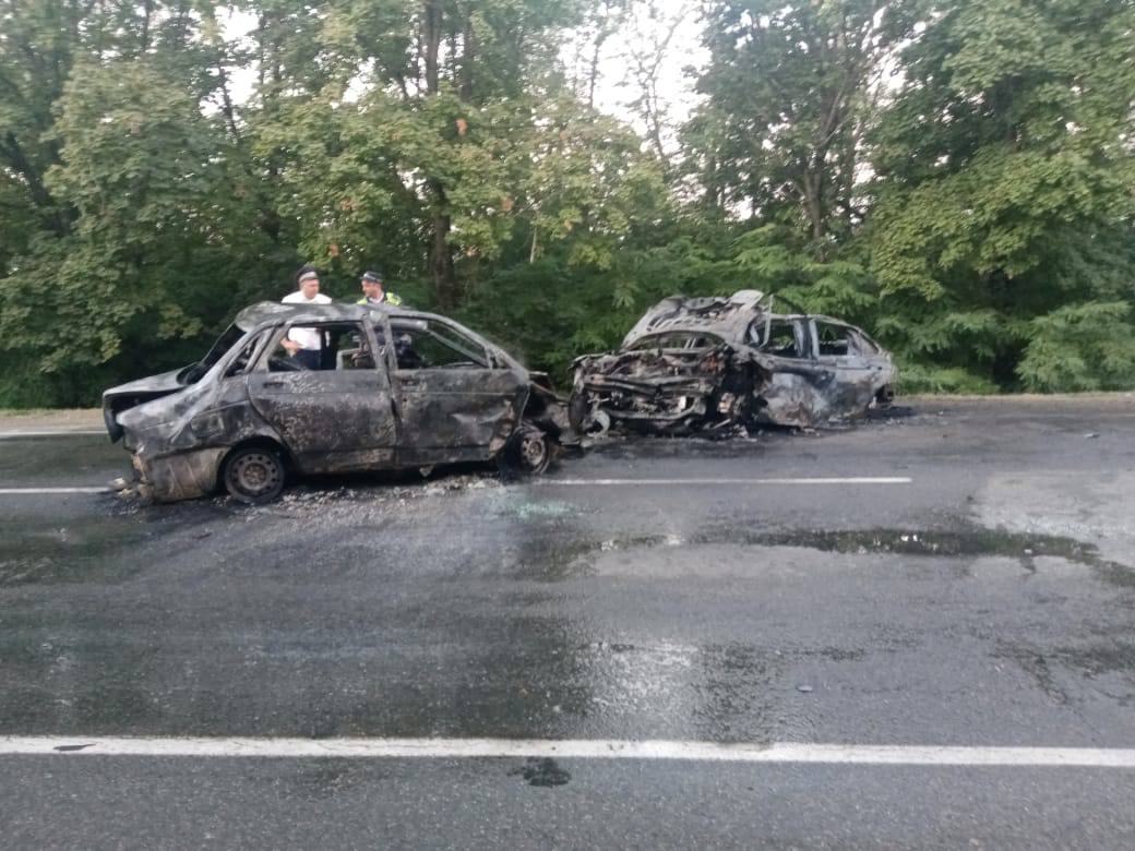 В Краснодарском крае три человека сгорели в ДТП