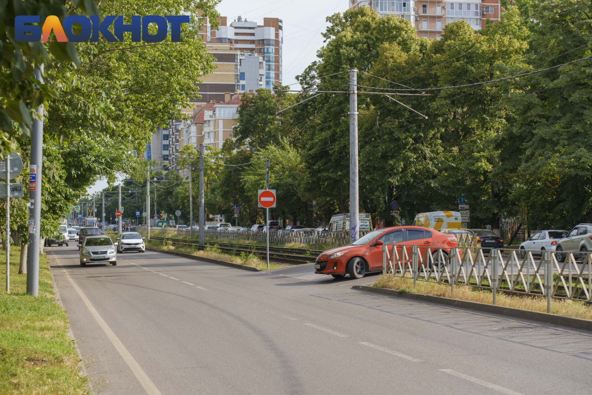 На улице Московской в Краснодаре запустили беспилотник: полиция проверяет  информацию