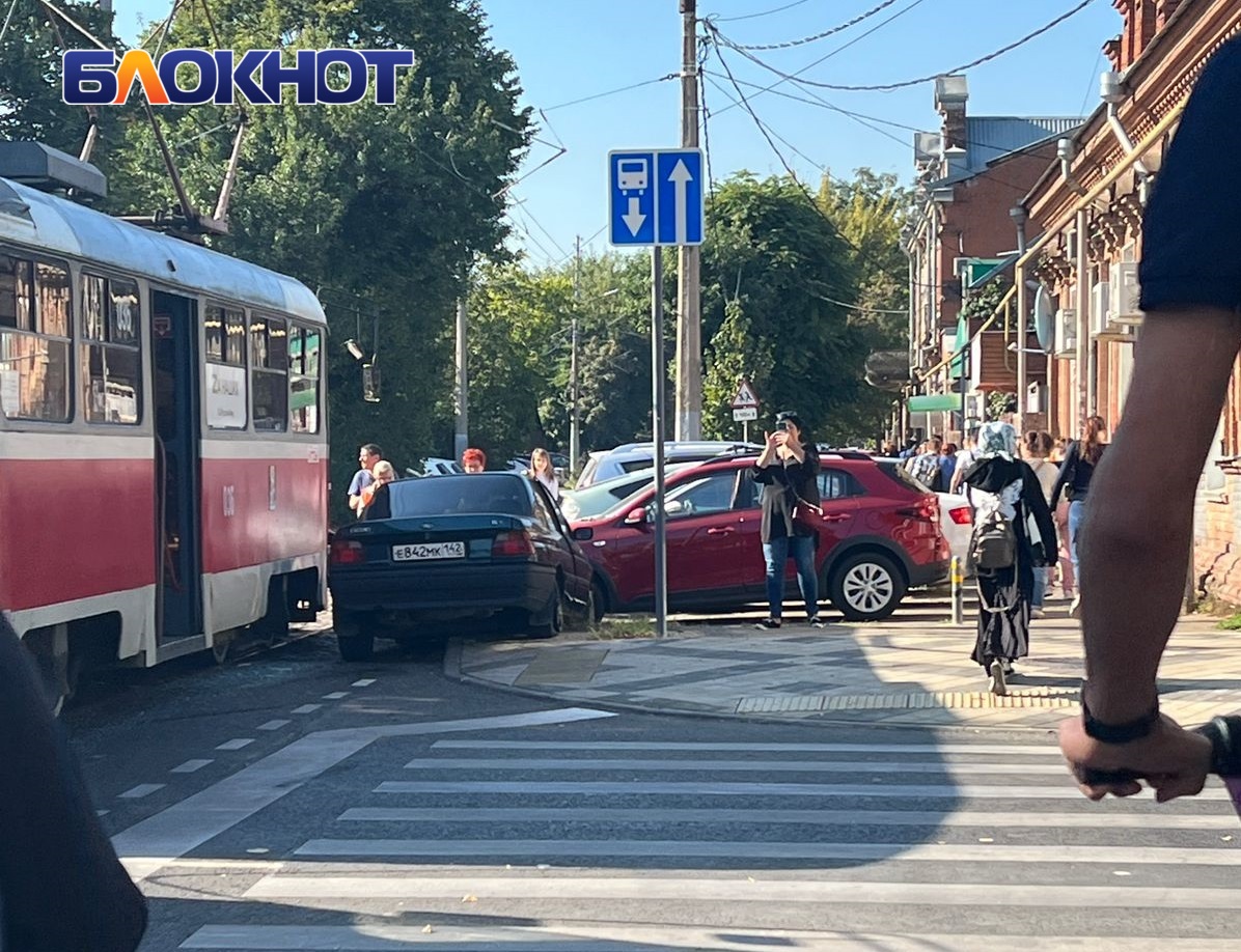 В Краснодаре из-за неполадок и ДТП остановились трамваи