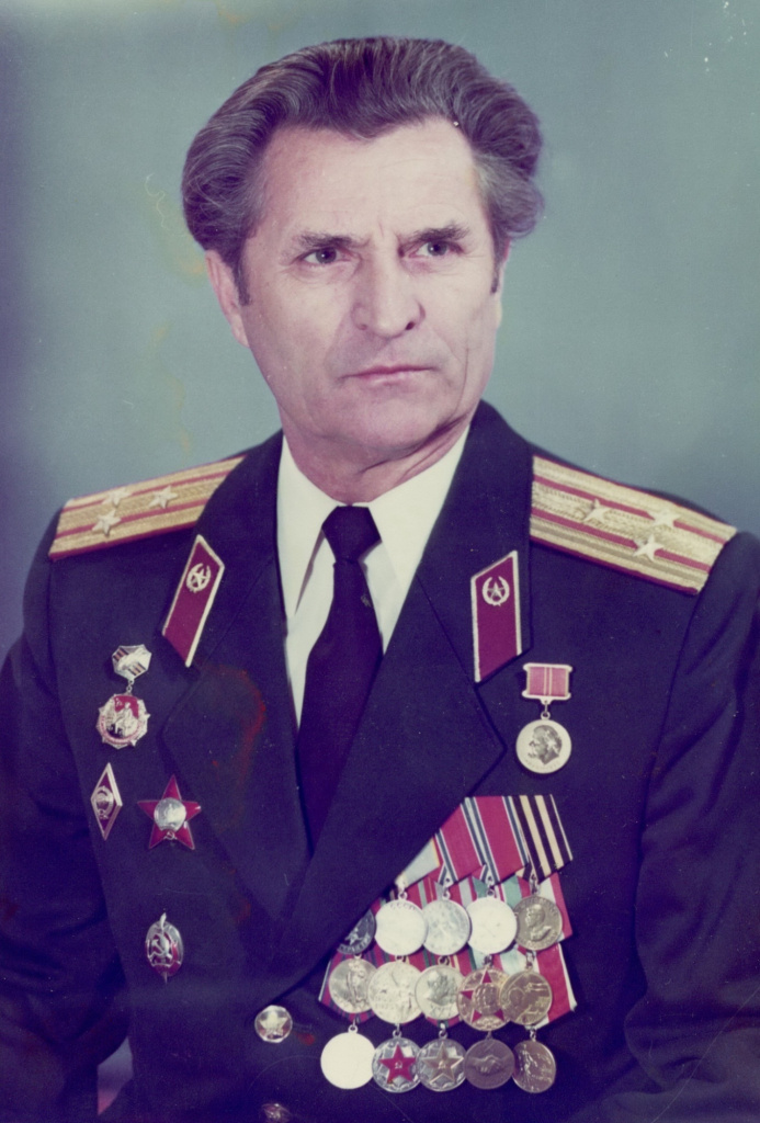 veteran-pozharnoy-ohrany-i-velikoy-otechestvennoy-voyny-ivan-sushchenko-otmechaet-svoy-den-rozhdeniya_1641807481179761212__2000x2000.jpeg